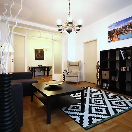 Great Big Central Loc :-) Apartment